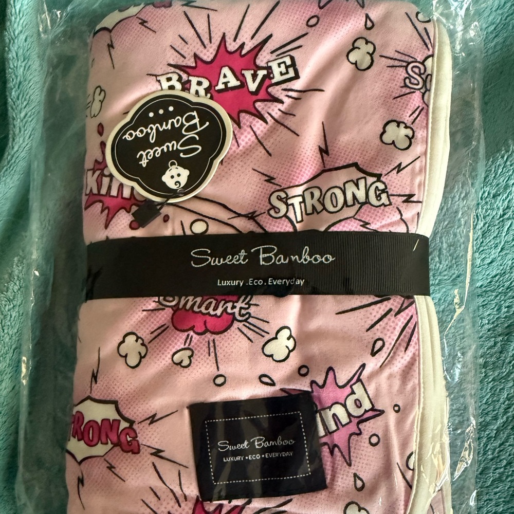 Sweet Bamboo Pink print big kid blanket NWT